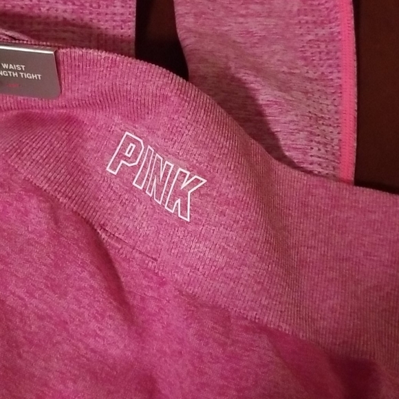 Vs Pink Workout Set - Picture 3 of 4